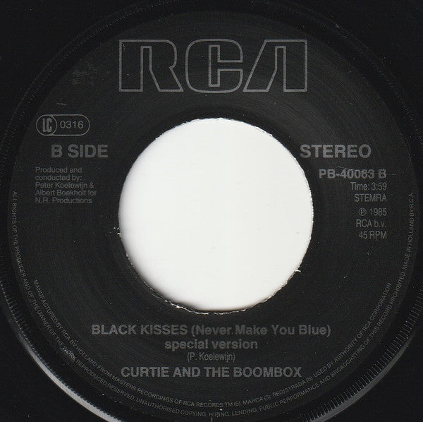 Curtie And The Boombox : Black Kisses (Never Make You Blue) (7", Single)