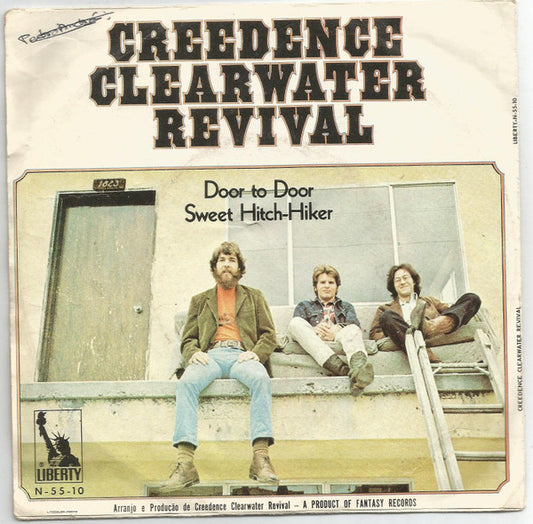 Creedence Clearwater Revival : Sweet Hitch-Hiker / Door To Door (7", Single)