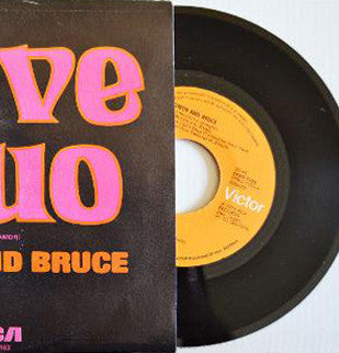 Gwen And Bruce : Love Duo (7")