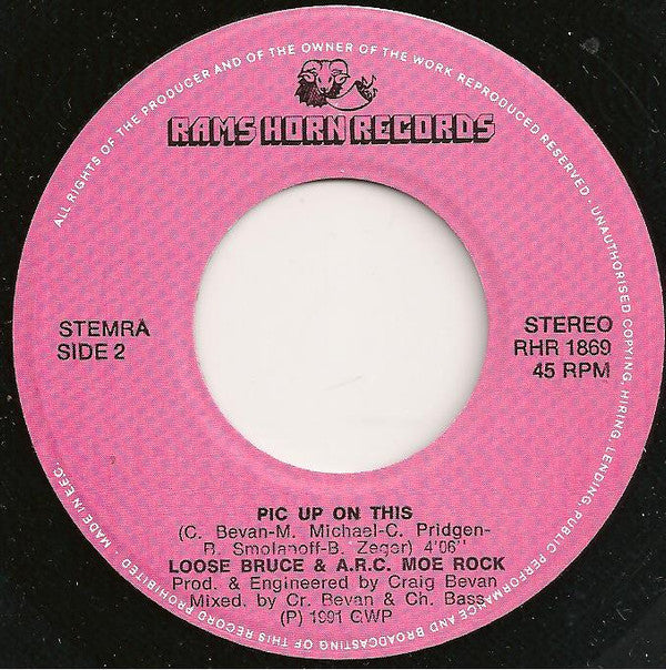 Loose Bruce & A.R.C. Moe Rock : She's A Brickhouse (Give It Up) (7")