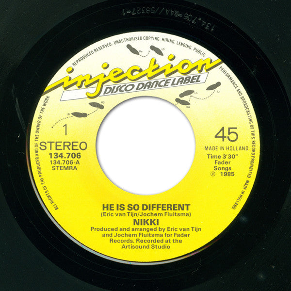 Nikki (7) : He's So Different (7", Single)