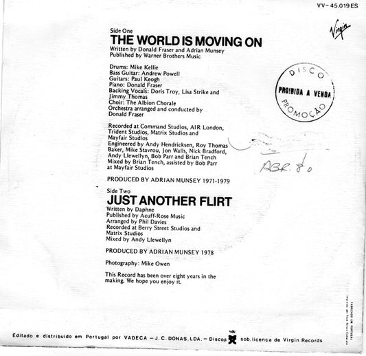 Daphne (9) : The World Is Moving On (7", Single)