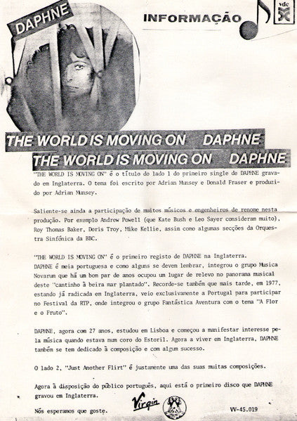 Daphne (9) : The World Is Moving On (7", Single)