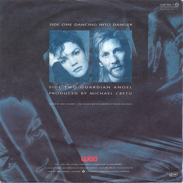 Inker & Hamilton : Dancing Into Danger (7", Single)