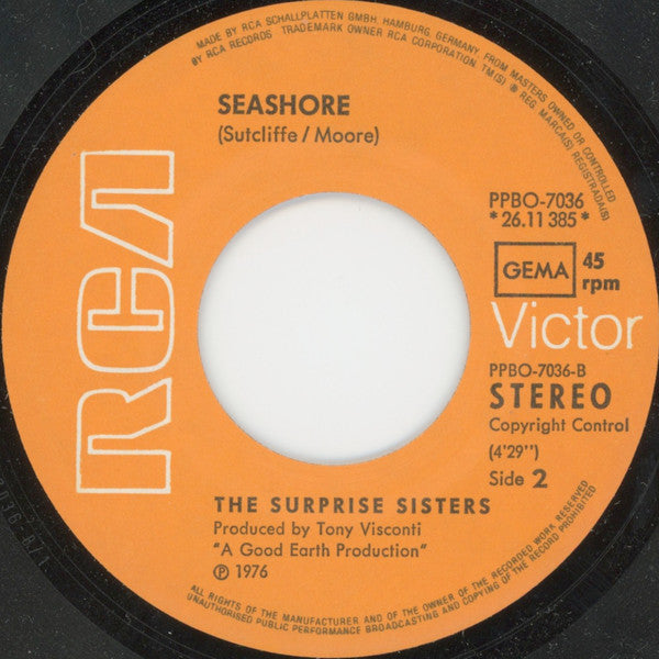 The Surprise Sisters : La Booga Rooga / Seashore (7", Single)