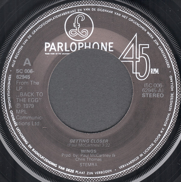 Wings (2) : Getting Closer (7", Single)