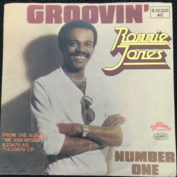 Ronnie Jones : Groovin' (7")