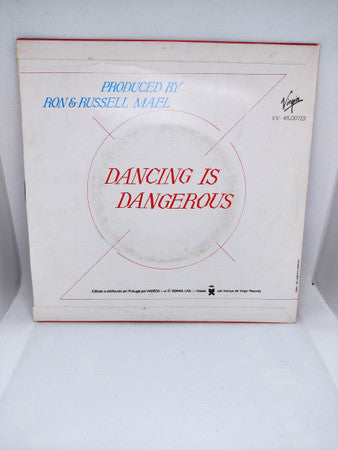 Noel (2) : Dancing Is Dangerous (7", Single)