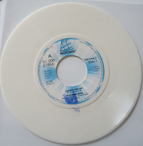 Platinum Hook : Hooked For Life / Standing On The Verge (Of Gettin' It On) (7", Whi)