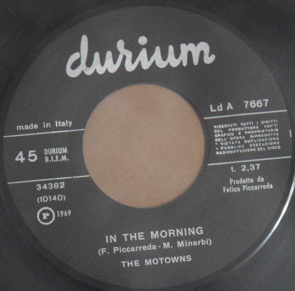 The Motowns : Na Na Hey Hey Kiss Him Goodbye (7", Single)