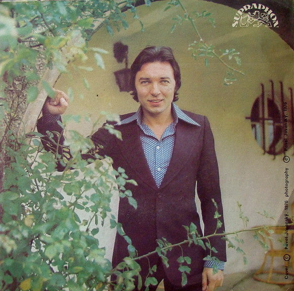 Karel Gott : Je Jaká Je / Konec Ptačích Árií (7")