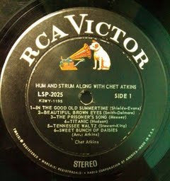 Chet Atkins : Hum And Strum Along With Chet Atkins (LP, Album, RE)