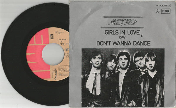Metro (6) : Girls In Love / I Don't Wanna Dance (7", Single)