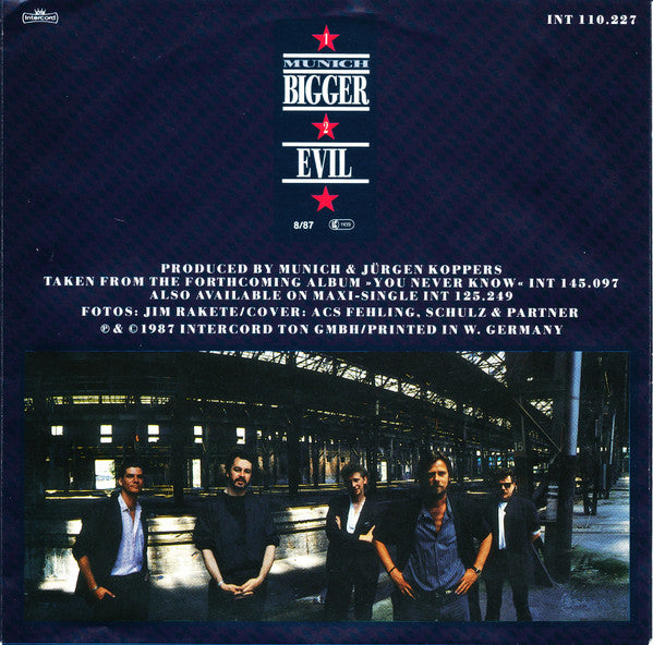 Munich : Bigger (7", Single)