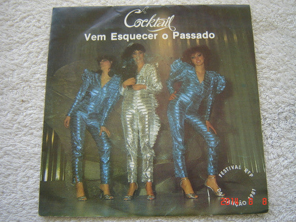 Cocktail (6) : Vem Esquecer O Passado (7", Single)