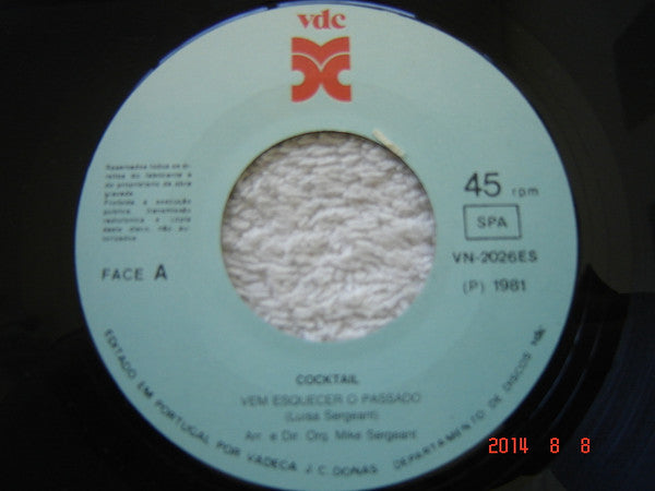 Cocktail (6) : Vem Esquecer O Passado (7", Single)