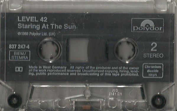 Level 42 : Staring At The Sun (Cass, Album)