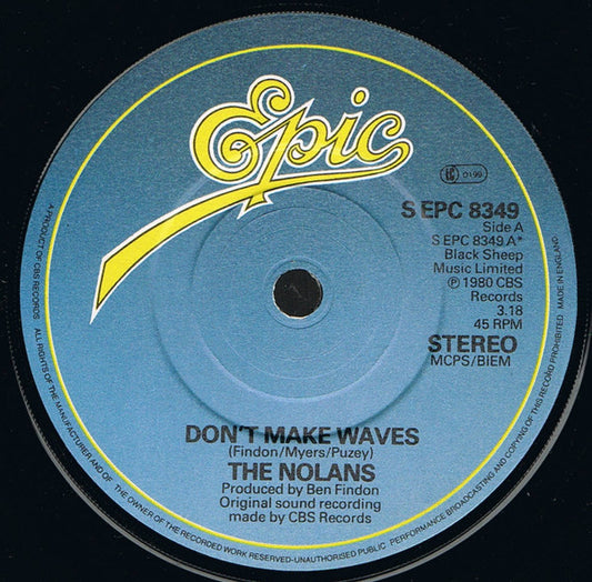 The Nolans : Don't Make Waves (7", Single, Com)