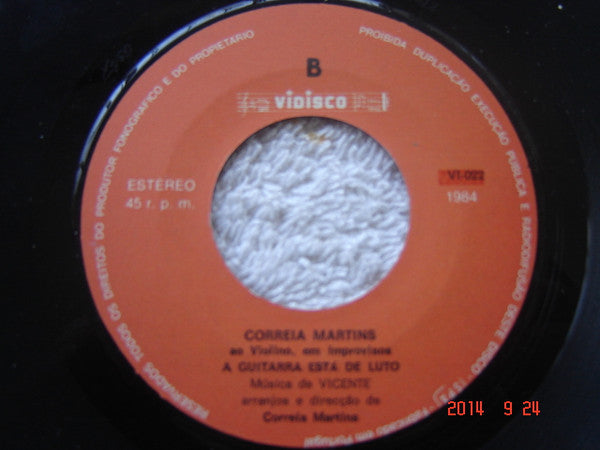 Vicente (Do Nascimento) : A Guitarra Está De Luto (7", Single)