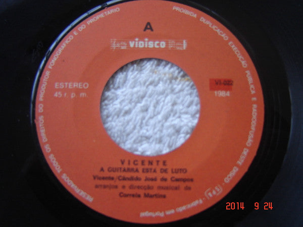 Vicente (Do Nascimento) : A Guitarra Está De Luto (7", Single)