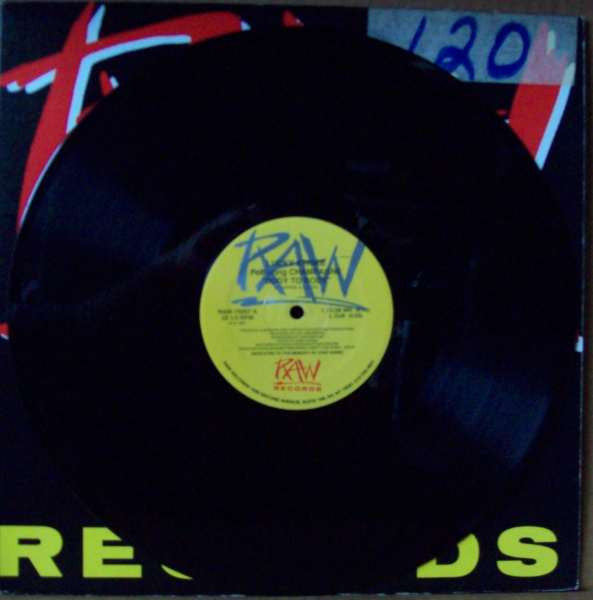 Lucky Strike Featuring Champagne (26) : Body To Body (12")
