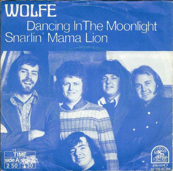 Wolfe (4) : Dancing In The Moonlight (7", Single)